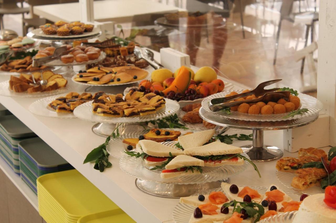 Hotel Vernel Ρίμινι Εξωτερικό φωτογραφία