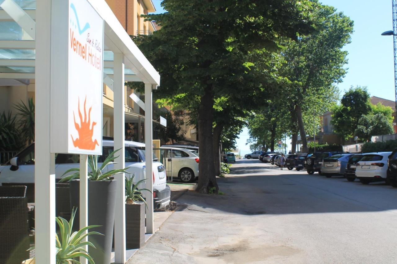 Hotel Vernel Ρίμινι Εξωτερικό φωτογραφία