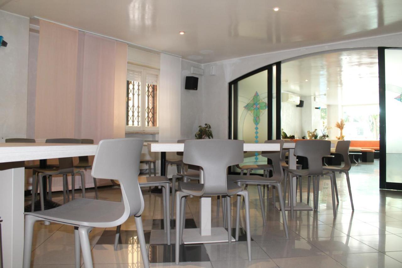 Hotel Vernel Ρίμινι Εξωτερικό φωτογραφία