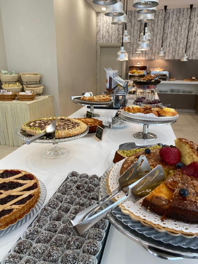 Hotel Vernel Ρίμινι Εξωτερικό φωτογραφία