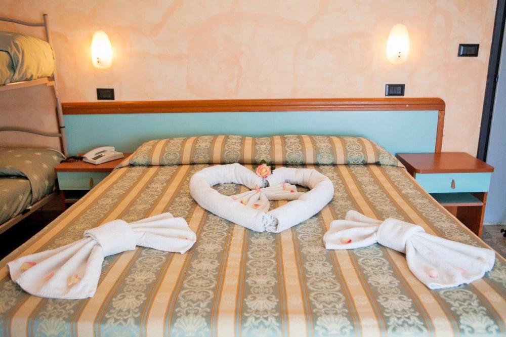 Hotel Vernel Ρίμινι Εξωτερικό φωτογραφία