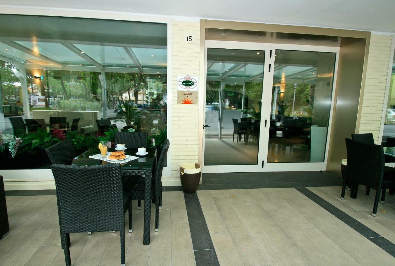 Hotel Vernel Ρίμινι Εξωτερικό φωτογραφία