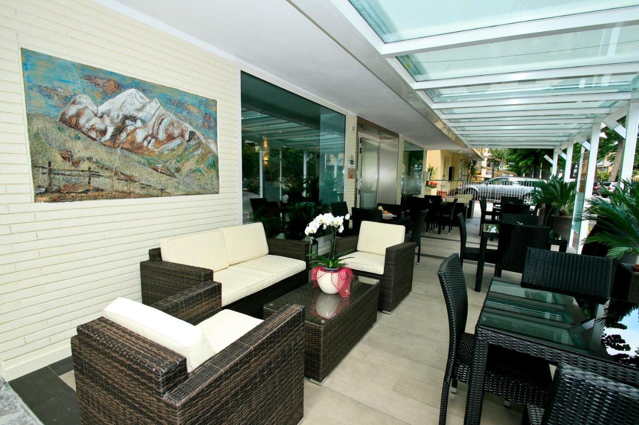 Hotel Vernel Ρίμινι Εξωτερικό φωτογραφία
