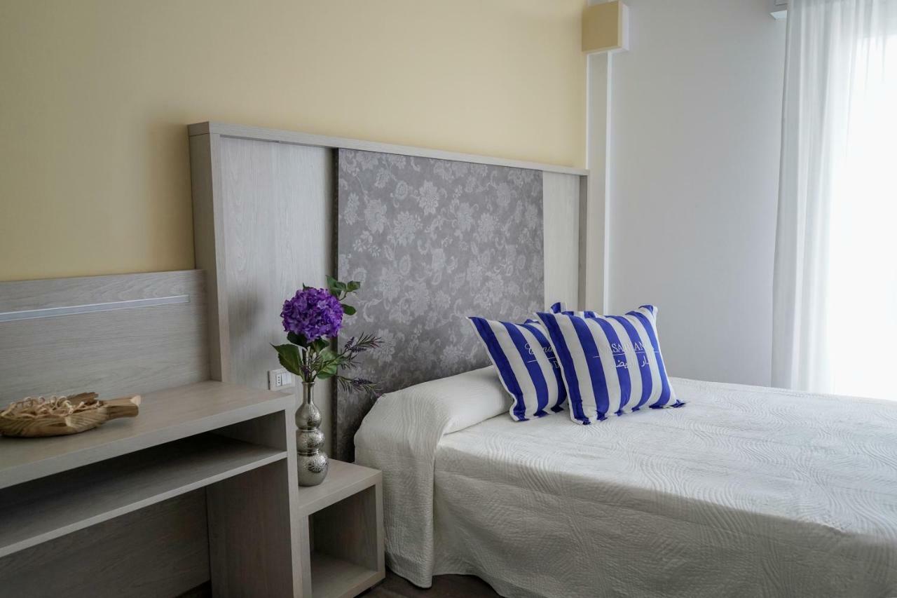 Hotel Vernel Ρίμινι Εξωτερικό φωτογραφία