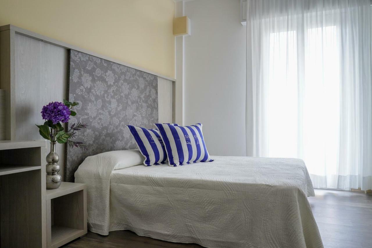 Hotel Vernel Ρίμινι Εξωτερικό φωτογραφία